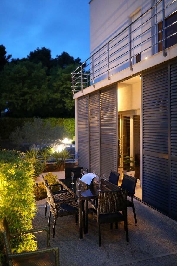 Amarena Villa *